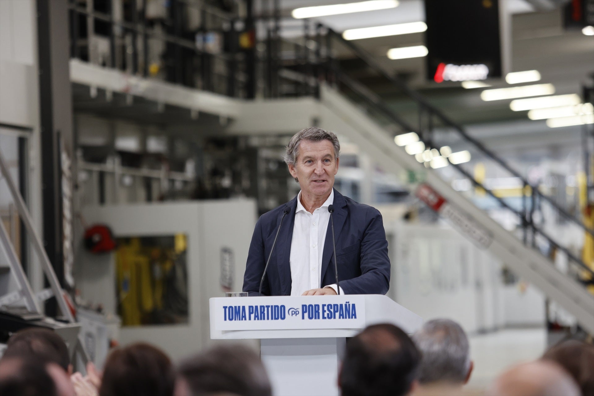 Las tres medidas de Feijóo para ayudar a los autónomos: "España tiene que dejar de ser un país caro para el trabajador" Las tres medidas de Feijóo para ayudar a los autónomos: "España tiene que dejar de ser un país caro para el trabajador"