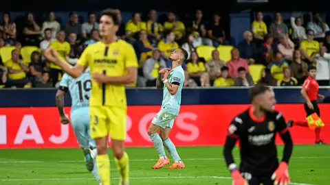 Antony celebra su segundo gol al Villarreal. Antony celebra su segundo gol al Villarreal.