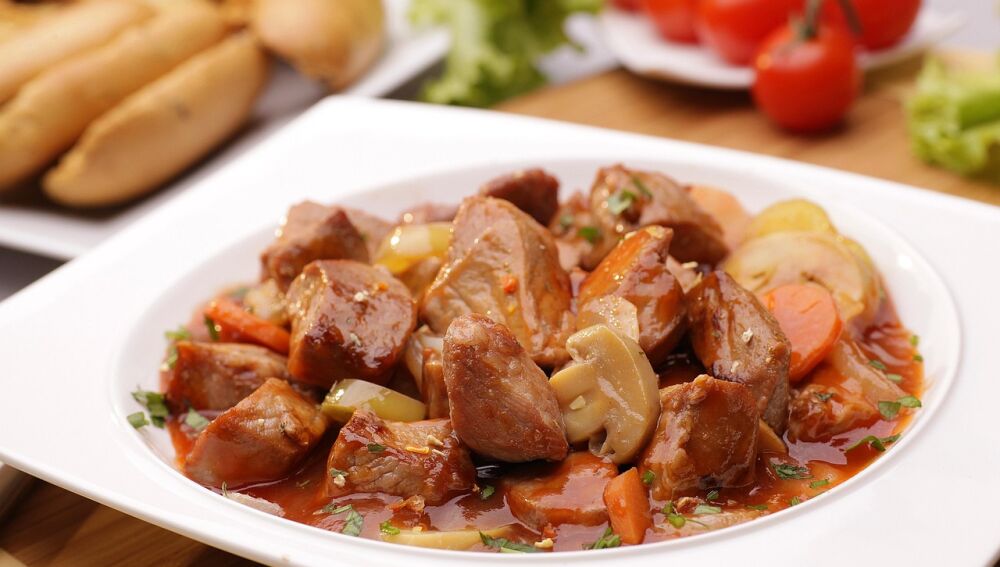 Plato de kavarma, típico de Bulgaria