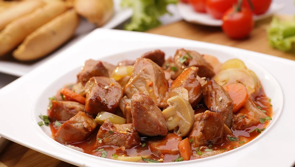 Plato de kavarma, típico de Bulgaria Plato de kavarma, típico de Bulgaria