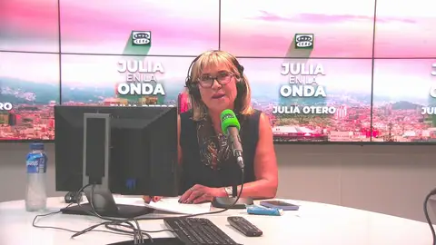 Julia Otero critica que el PP se ponga del lado de Trump: "El patriotismo de pulsera produce sudores fríos" Julia Otero critica que el PP se ponga del lado de Trump: "El patriotismo de pulsera produce sudores fríos"