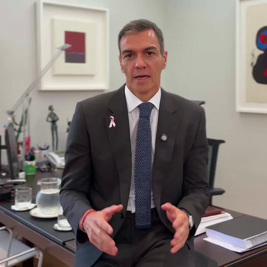 Pedro Sánchez promete reforzar la investigación y los recursos en la lucha contra el cáncer de mama Pedro Sánchez promete reforzar la investigación y los recursos en la lucha contra el cáncer de mama