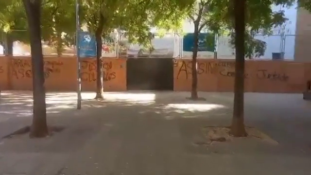 El colegio de la niña que se suicidó en Sevilla emite un comunicado y pide que cese "cualquier situación violenta" en sus inmediaciones El colegio de la niña que se suicidó en Sevilla emite un comunicado y pide que cese "cualquier situación violenta" en sus inmediaciones