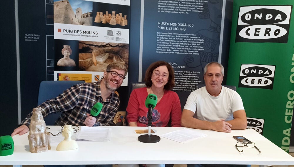 Hortensia Blanco, directora del MAEF junto a Agustín Prades y Manu Gon