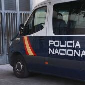 Furgón de la Policía Nacional en los Juzgados de El Prado de San Sebastián