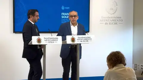 Los concejales Claudio Guilabert, a la izquierda, y Francisco Soler en una rueda de prensa. Los concejales Claudio Guilabert, a la izquierda, y Francisco Soler en una rueda de prensa.