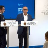 Los concejales Claudio Guilabert, a la izquierda, y Francisco Soler en una rueda de prensa. 