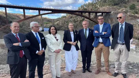 Guardiola inaugura el viaducto que protegerá el Puente Romano de Alcántara para el que se pedirá Patrimonio de la Humanidad Guardiola inaugura el viaducto que protegerá el Puente Romano de Alcántara para el que se pedirá Patrimonio de la Humanidad