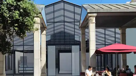 Comienzan los trabajos de vallado para la instalación del mercado provisional de la plaza Santa Clara Comienzan los trabajos de vallado para la instalación del mercado provisional de la plaza Santa Clara