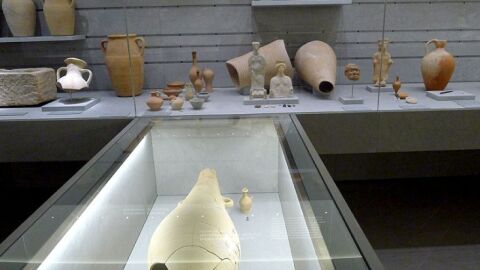 Todo lo que puede verse en las vitrinas pasa por el laboratorio de conservaci&oacute;n y restauraci&oacute;n