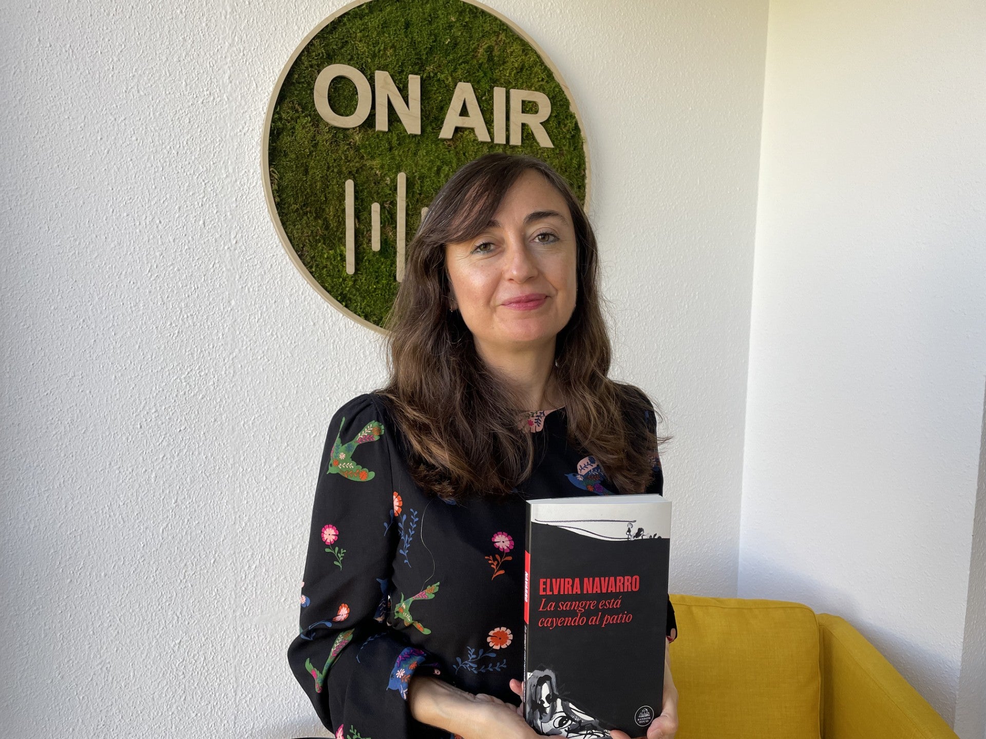 "La sangre está cayendo al patio", nueve cuentos para reflexionas sobre las decisiones tomadas "La sangre está cayendo al patio", nueve cuentos para reflexionas sobre las decisiones tomadas