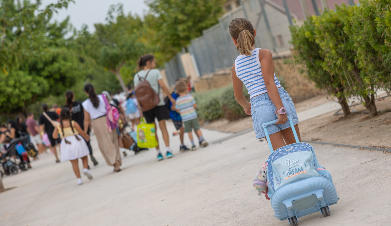 Dieciséis centros educativos de la Marina Baixa reciben ayudas para proyectos de innovación e inclusión de la Conselleria de Educación Dieciséis centros educativos de la Marina Baixa reciben ayudas para proyectos de innovación e inclusión de la Conselleria de Educación