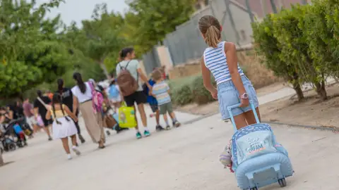 Dieciséis centros educativos de la Marina Baixa reciben ayudas para proyectos de innovación e inclusión de la Conselleria de Educación Dieciséis centros educativos de la Marina Baixa reciben ayudas para proyectos de innovación e inclusión de la Conselleria de Educación