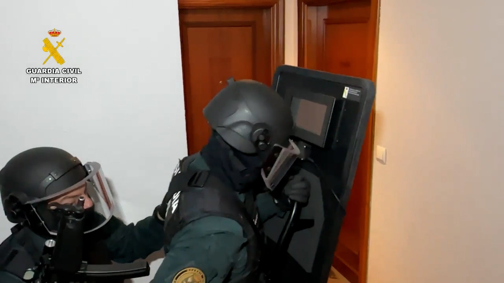 Detenidas 31 personas de una banda criminal que distribuía droga en Euskadi, La Rioja, Castilla y León y Asturias Detenidas 31 personas de una banda criminal que distribuía droga en Euskadi, La Rioja, Castilla y León y Asturias