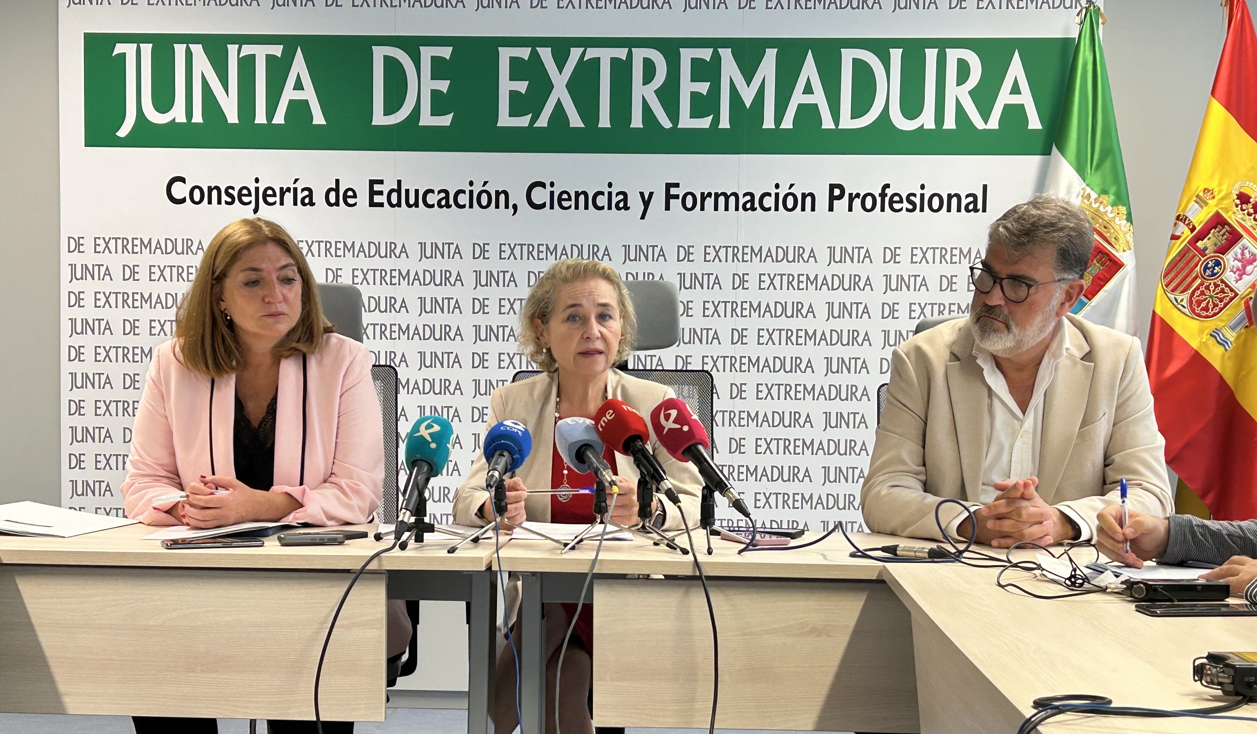 Educación convoca 333 plazas de oposiciones para el cuerpo de maestros, FP y Escuelas Oficiales de Idiomas para el año 2026 Educación convoca 333 plazas de oposiciones para el cuerpo de maestros, FP y Escuelas Oficiales de Idiomas para el año 2026