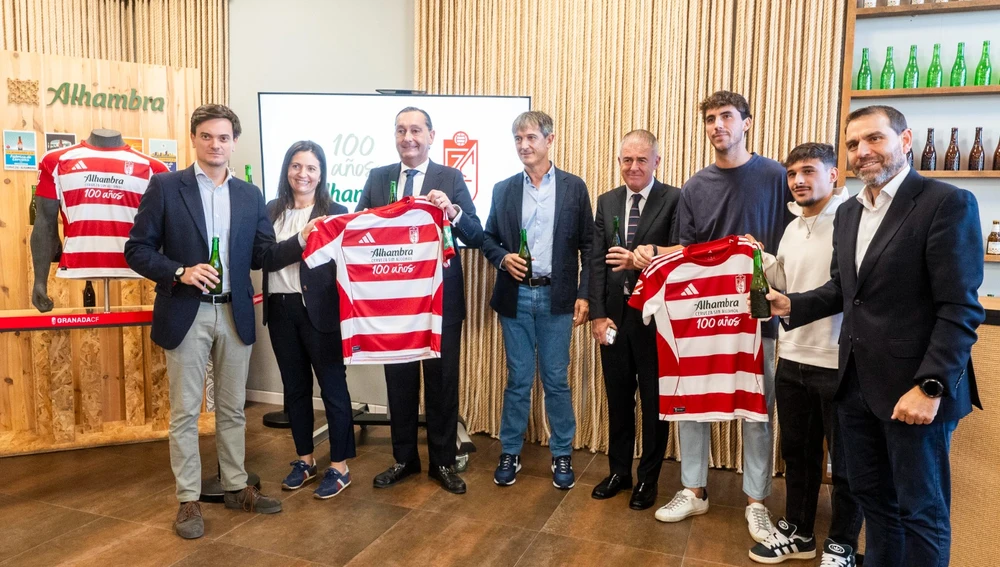Cervezas Alhambra, patrocinador principal del Granada CF durante las tres próximas jornadas Cervezas Alhambra, patrocinador principal del Granada CF durante las tres próximas jornadas