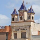 Fachada Anís Maura