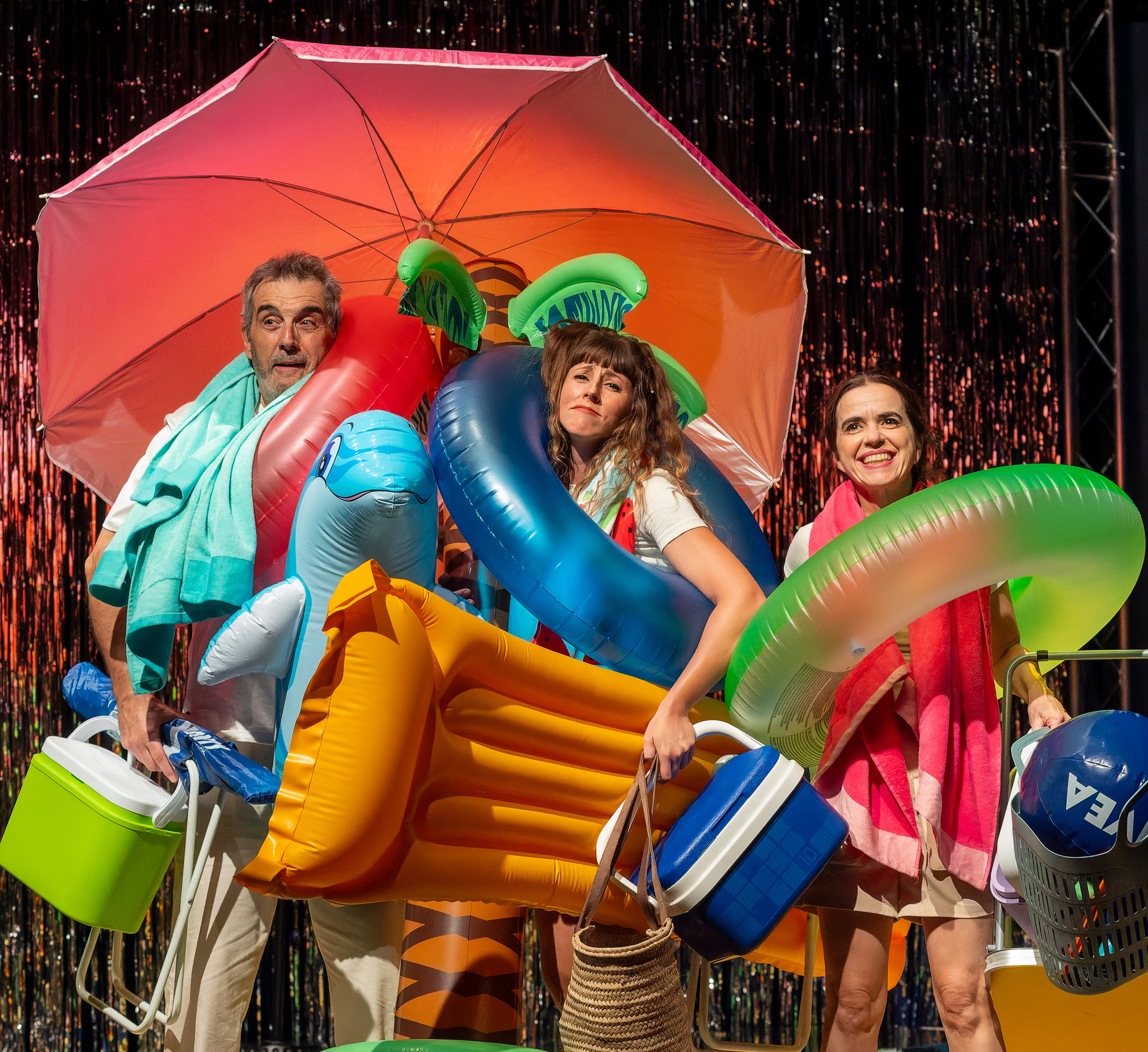 De la irrupción del bikini en los 60 hasta la masificación actual, el viaje de la comedia documental "Postals" De la irrupción del bikini en los 60 hasta la masificación actual, el viaje de la comedia documental "Postals"