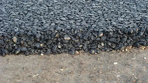 Dos trabajadores resultan heridos en las labores de asfaltado en la carretera CC-315 en Alcántara Dos trabajadores resultan heridos en las labores de asfaltado en la carretera CC-315 en Alcántara