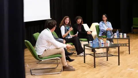 Jóvenes empresarios se reúnen en el I Congreso de Emprendimiento Rural de Extremadura Jóvenes empresarios se reúnen en el I Congreso de Emprendimiento Rural de Extremadura
