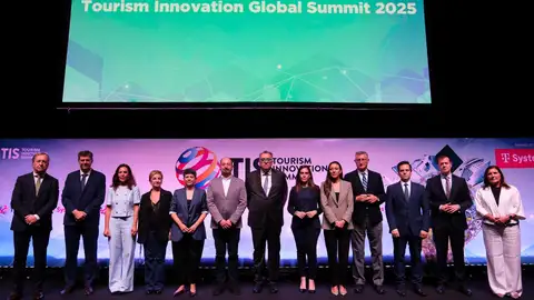Extremadura se suma a la Declaración de Sevilla para reivindicar el valor del turismo como "gran industria nacional" Extremadura se suma a la Declaración de Sevilla para reivindicar el valor del turismo como "gran industria nacional"