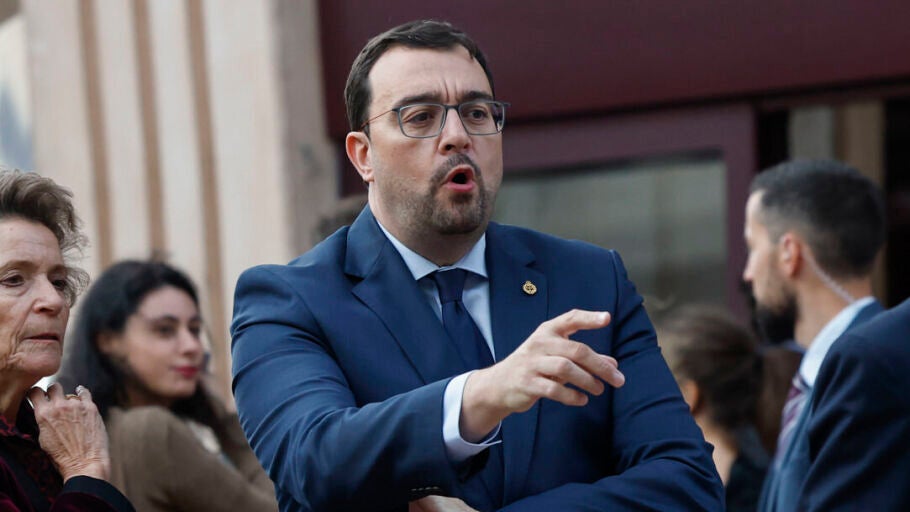  El presidente del Principado de Asturias, Adri&aacute;n Barb&oacute;n