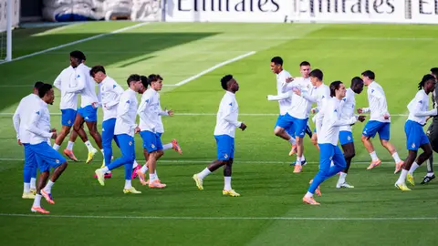 Xabi Alonso recupera efectivos para el Clásico Xabi Alonso recupera efectivos para el Clásico