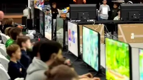 Simuladores, realidad virtual y un torneo de Brawl Stars en el evento gamer del Spin Festival Simuladores, realidad virtual y un torneo de Brawl Stars en el evento gamer del Spin Festival