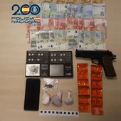 Detenida una persona en la desarticulación de un punto de venta de drogas en Santiago Detenida una persona en la desarticulación de un punto de venta de drogas en Santiago