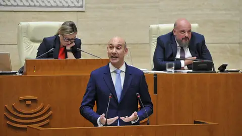 PSOE, Vox y Unidas tumban la reforma de Guardiola para que las legislaturas duren 4 años aunque haya adelanto electoral PSOE, Vox y Unidas tumban la reforma de Guardiola para que las legislaturas duren 4 años aunque haya adelanto electoral