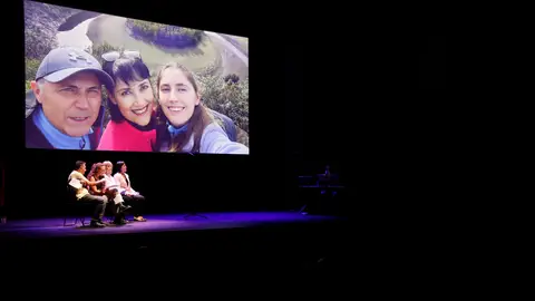 Homenaje a las víctimas de la Dana en el Teatro Olympia de Valencia Emotivo y cálido homenaje a los 229 fallecidos en la Dana: "Todavía convivimos con el dolor"
