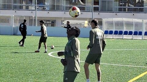 El jugador camerun&eacute;s, en un entrenamiento