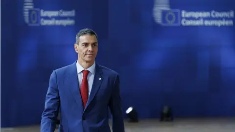 Los guiños del Gobierno a Junts para evitar una posible ruptura: diálogo, reunión con Puigdemont y catalán en la UE Los guiños del Gobierno a Junts para evitar una posible ruptura: diálogo, reunión con Puigdemont y catalán en la UE