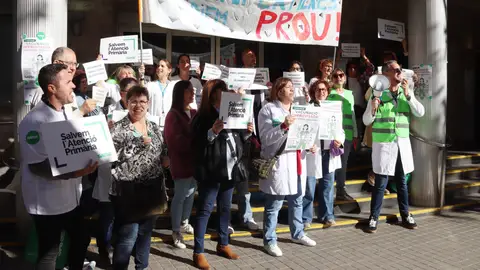 Les infermeres dels CAP protesten per la "sobrecàrrega assistencial" Les infermeres dels CAP protesten per la "sobrecàrrega assistencial"