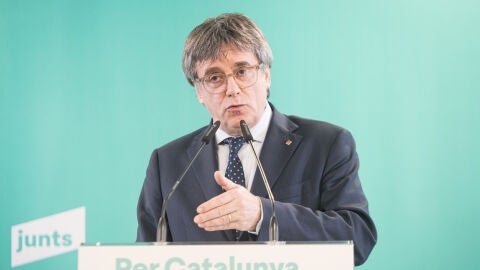 Carles Puigdemont, l&iacute;der de Junts, durante la comparecencia de este lunes en Perpi&ntilde;&aacute;n (Francia)