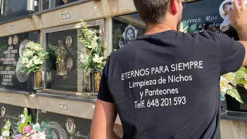 Eternos Para Siempre, especialistas en la limpieza de lápidas, panteones y sepulturas Eternos Para Siempre, especialistas en la limpieza de lápidas, panteones y sepulturas