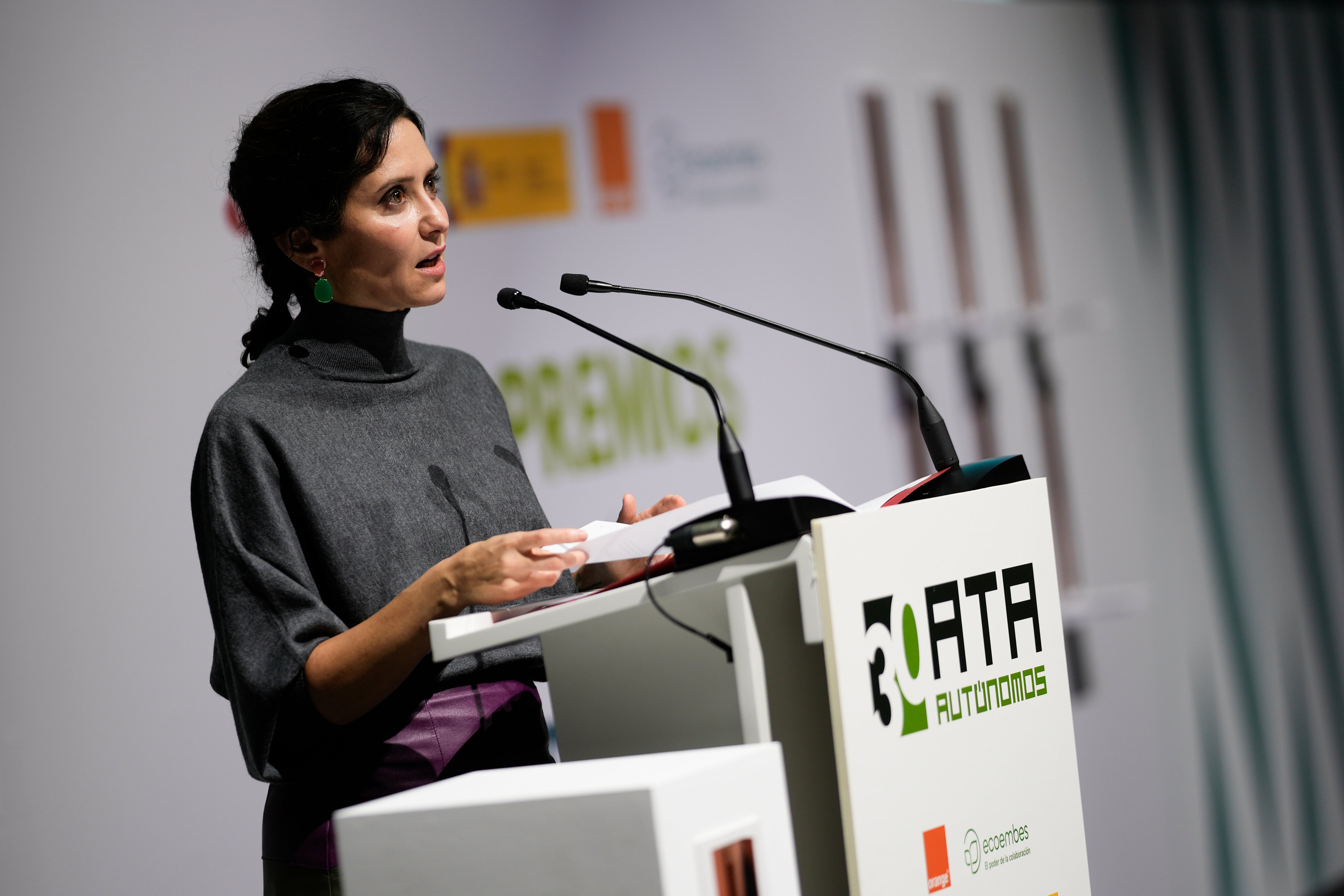 Ayuso anuncia el incremento de ayudas a autónomos y emprendedores Ayuso anuncia el incremento de ayudas a autónomos y emprendedores