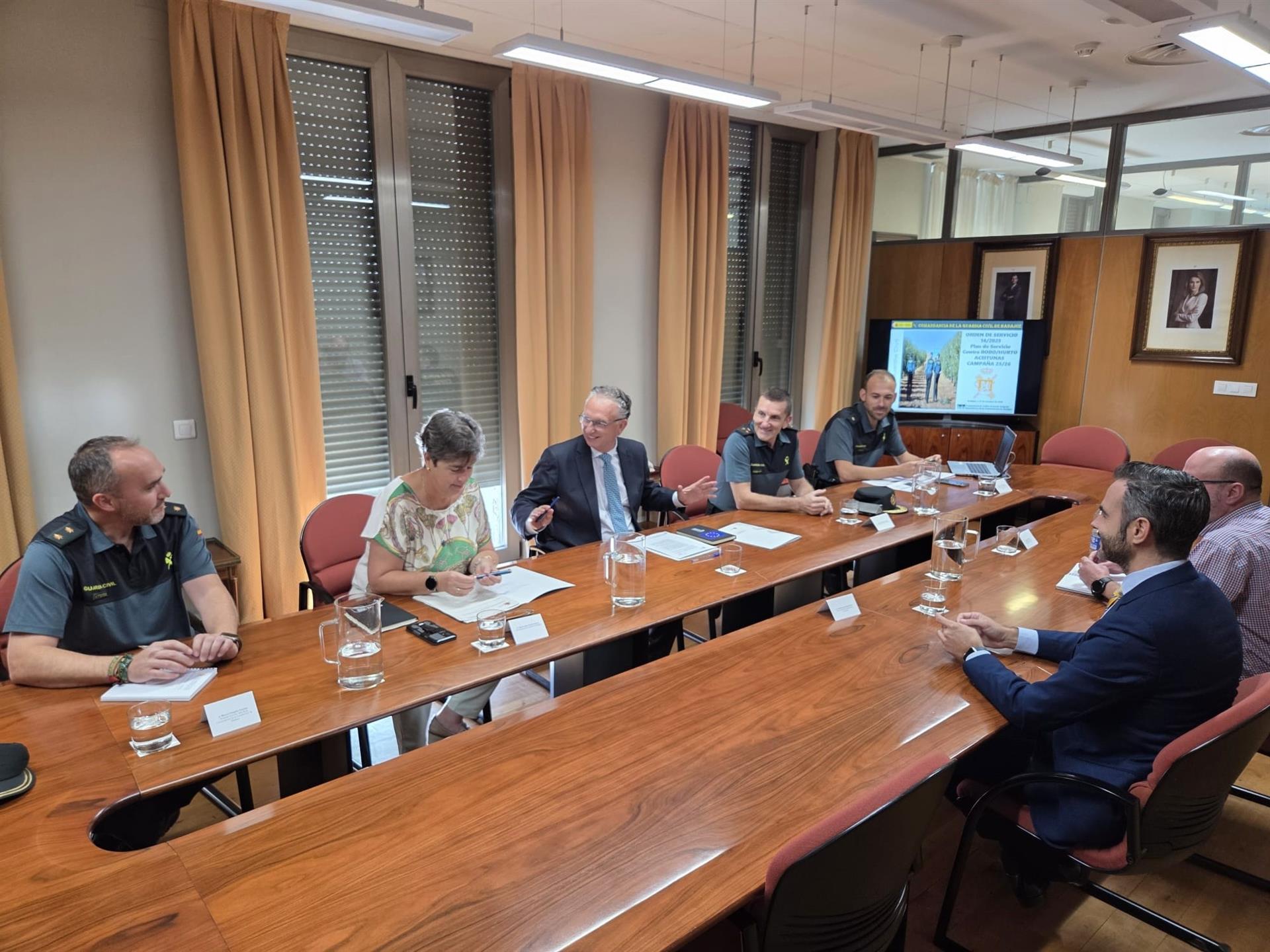 La Guardia Civil afronta la campaña de la aceituna con novedades en la trazabilidad y con ayuda de Guardinha portuguesa La Guardia Civil afronta la campaña de la aceituna con novedades en la trazabilidad y con ayuda de Guardinha portuguesa