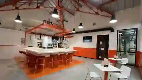 La estación de Palencia estrena cafetería para mejorar la experiencia de los viajeros .