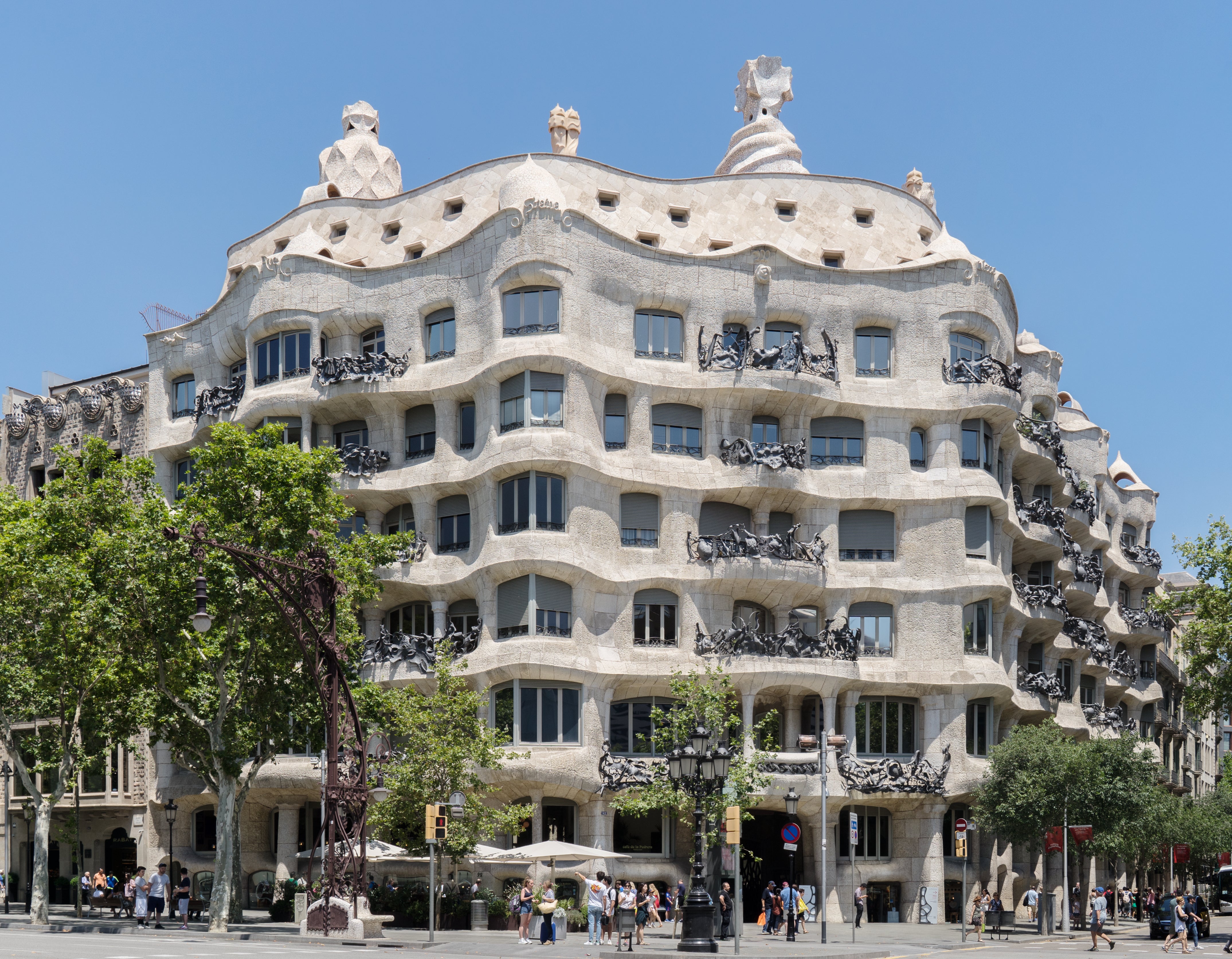 Descobrim La Pedrera a La Ciutat! Descobrim La Pedrera a La Ciutat!