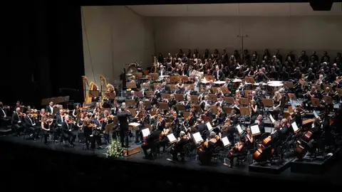 La ROSS supera los 105.000 espectadores, un 57% más, y contabiliza 1.300 abonados en esta temporada La ROSS supera los 105.000 espectadores, un 57% más, y contabiliza 1.300 abonados en esta temporada