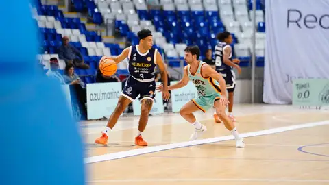 25-10-2025 Una jugada del partido Palma-Alimerka Oviedo Baloncesto 25-10-2025 Una jugada del partido Palma-Alimerka Oviedo Baloncesto