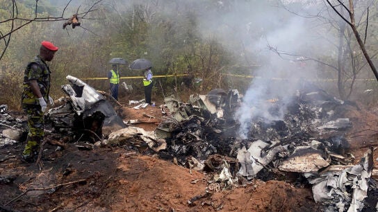 Los restos de la avioneta que se ha estrellado en Kenia