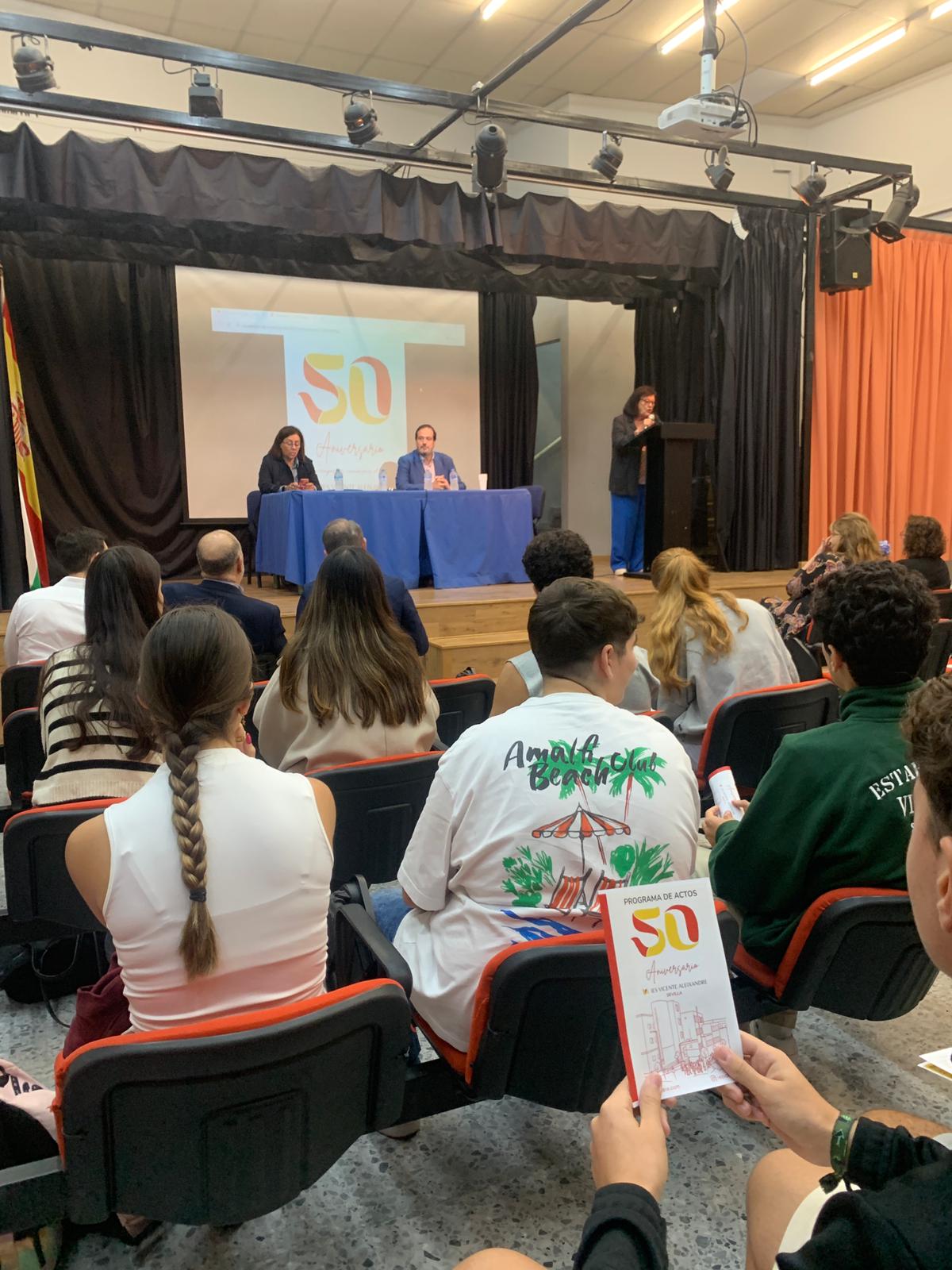 El IES Vicente Aleixandre de Triana inaugura el programa de actos de su 50 aniversario El IES Vicente Aleixandre de Triana inaugura el programa de actos de su 50 aniversario