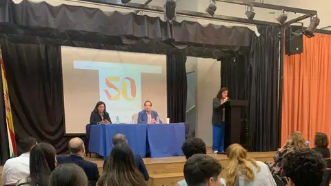 El IES Vicente Aleixandre de Triana inaugura el programa de actos de su 50 aniversario El IES Vicente Aleixandre de Triana inaugura el programa de actos de su 50 aniversario