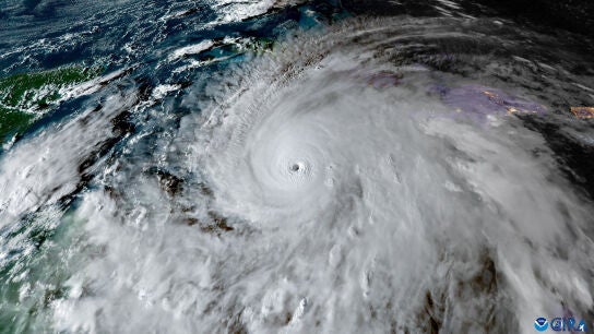 El ojo del huracán Melissa captado por un satélite