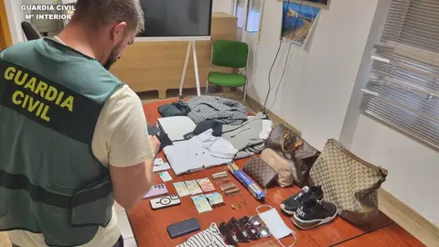 Cuatro detenidos en Vinaroz por robos utilizando el método de la siembra Cuatro detenidos en Vinaroz por robos utilizando el método de la siembra