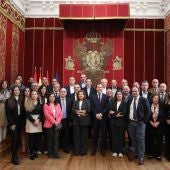 El alcalde de Toledo, Carlos Velázquez firma el protocolo de adhesión a la candidatura de Toledo como Capital Europea de la Cultura 2031 con medios de comunicación de Castilla-La Mancha.