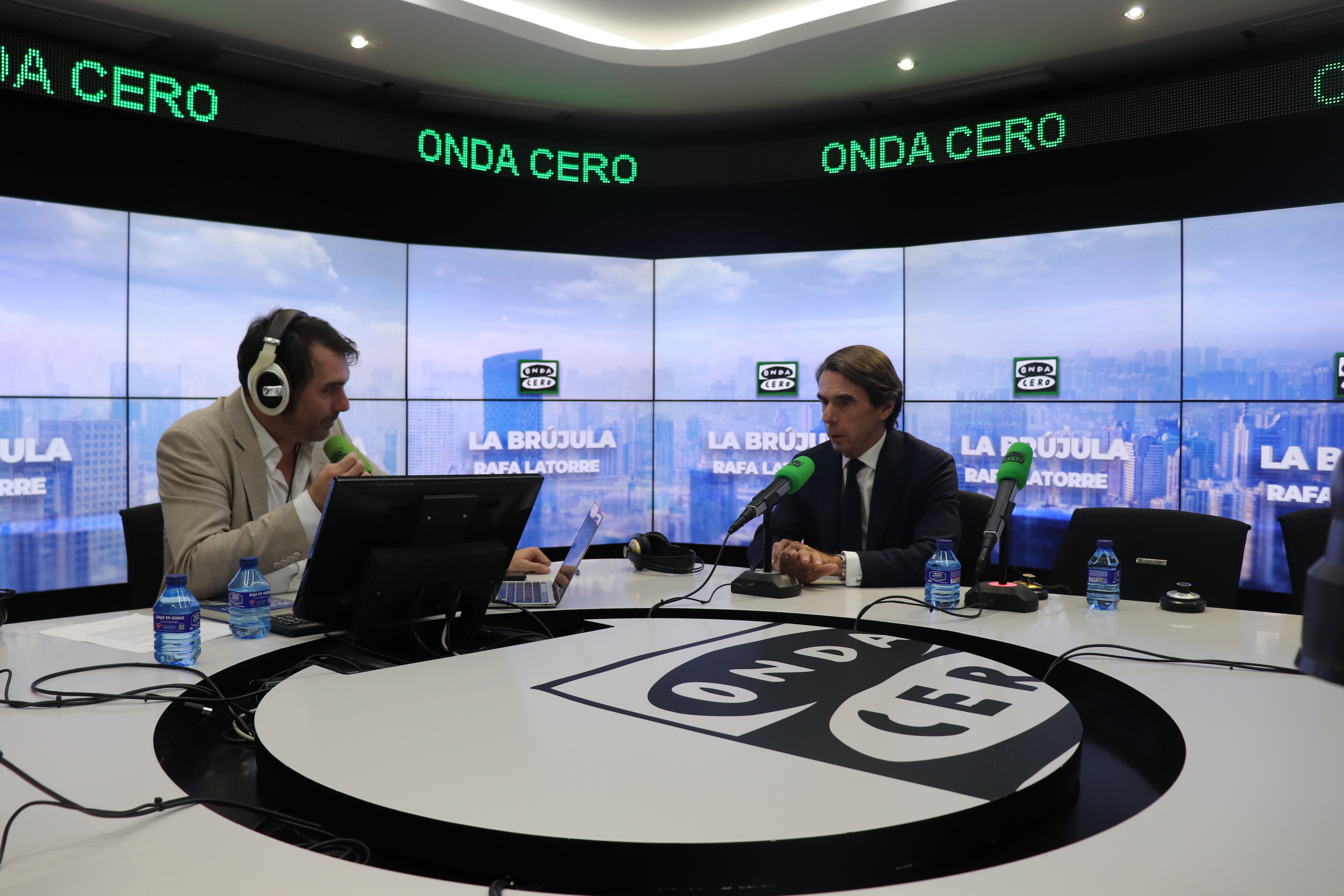 La reflexión de Aznar sobre Puigdemont y el nacionalismo: "Con los que no aceptan ser leales a la nación no cabe transacción posible" La reflexión de Aznar sobre Puigdemont y el nacionalismo: "Con los que no aceptan ser leales a la nación no cabe transacción posible"