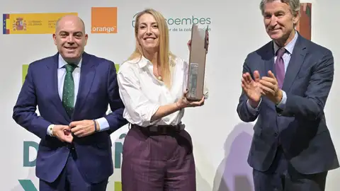 Guardiola recibe un premio por el programa de estímulo a los autónomos y critica el "derecho a la pereza" Guardiola recibe un premio por el programa de estímulo a los autónomos y critica el "derecho a la pereza"
